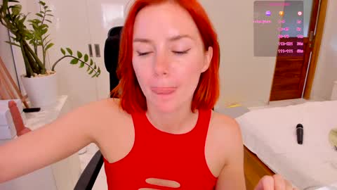 Snapshot of timissi chatting on January 25, 2:37 am Timis but I prefer you whisper to my ear my girl online show from January 25, 2:37 am