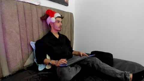 Evans  online show from December 17, 3:57 am