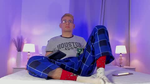 timi  jones online show from December 19, 10:56 am