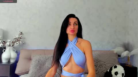 Tina online show from October 9, 11:48 am