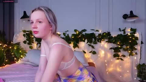 tinasiner online show from March 9, 7:48 pm