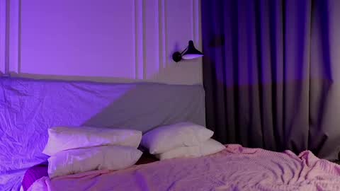 tinasiner online show from February 19, 2:11 pm