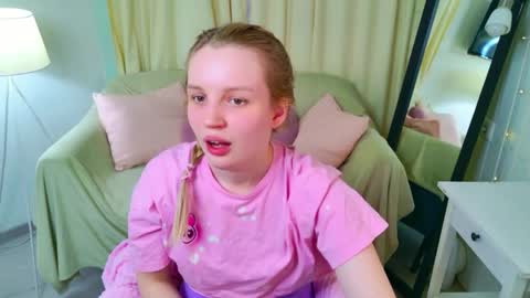 tinasiner online show from April 11, 3:16 pm