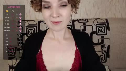 Snapshot of tinawincee chatting on September 21, 5:44 am Tina online show from September 21, 5:44 am