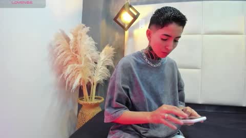Snapshot of tinny_and_candy chatting on October 18, 12:31 pm TINNY AND CANDY online show from October 18, 12:31 pm
