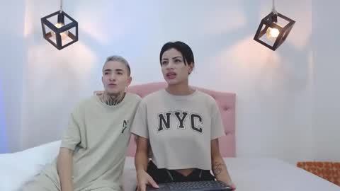 Snapshot of tinny_and_candy chatting on March 12, 1:40 pm TINNY AND CANDY online show from March 12, 1:40 pm