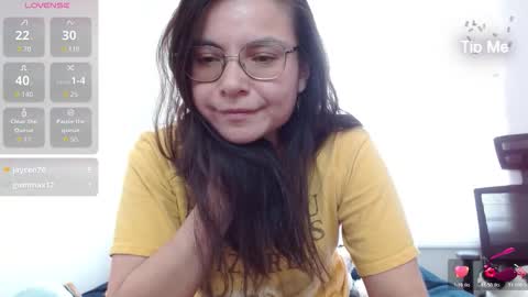 Tiny Caroline online show from March 6, 9:03 pm