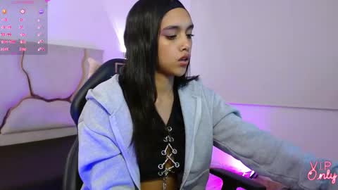 tiny_tay online show from March 10, 11:47 am