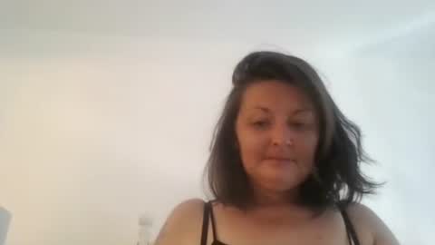 tinyassbossymilf online show from February 15, 6:17 pm
