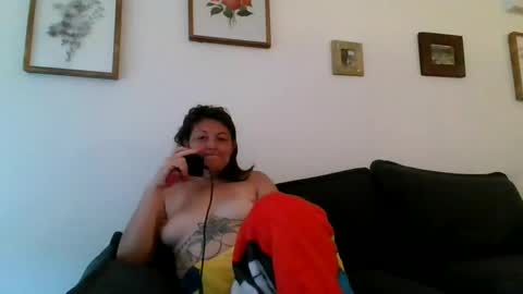 Snapshot of tinyassbossymilf chatting on October 9, 11:59 am tinyassbossymilf online show from October 9, 11:59 am