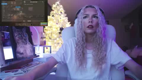 stage Kylie Sinner  brand CLITBAIT online show from January 11, 12:49 am