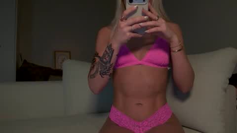 tinytayy online show from March 3, 4:19 am