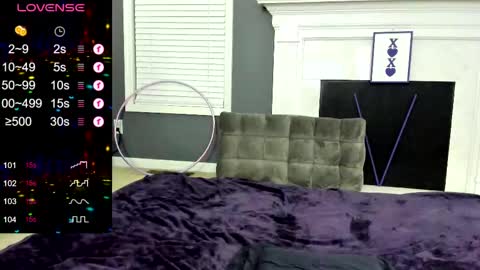 Snapshot of tinyvixxen chatting on October 5, 1:36 am V - Read the bio please thanks. online show from October 5, 1:36 am