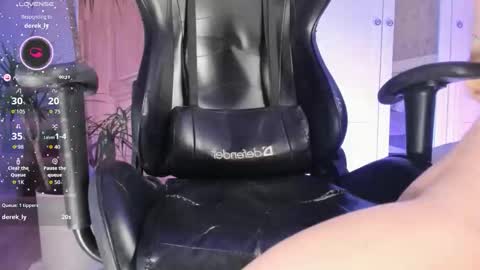 titioneloveee online show from February 9, 5:22 am