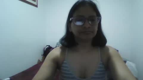 Ester online show from October 31, 11:05 pm