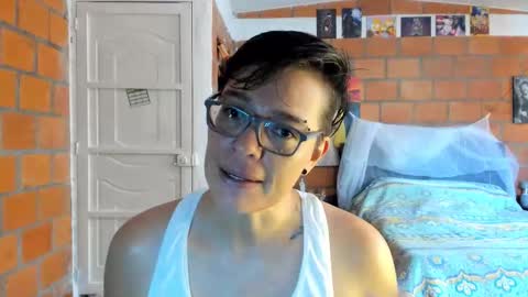 Independent Models online show from January 17, 5:00 pm