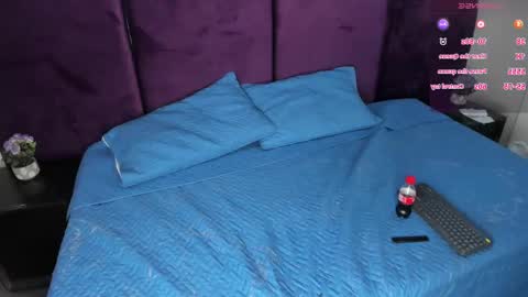 Snapshot of tokio_petit chatting on October 4, 4:21 am tokio_petit online show from October 4, 4:21 am