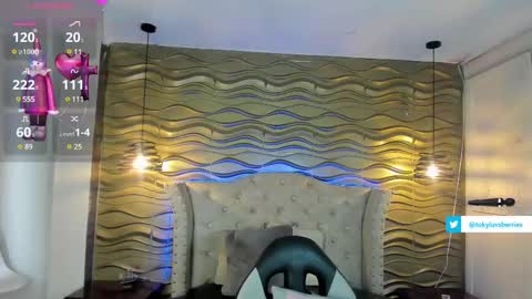 toky         online show from February 18, 7:09 pm