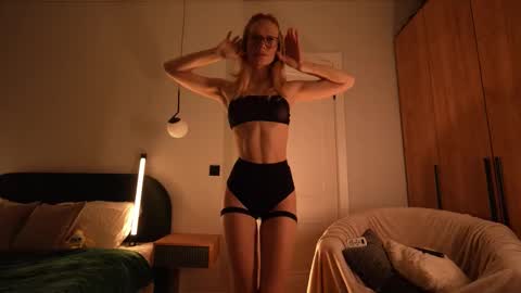 Snapshot of tollysage chatting on October 9, 2:39 am Sage. TG channel online show from October 9, 2:39 am