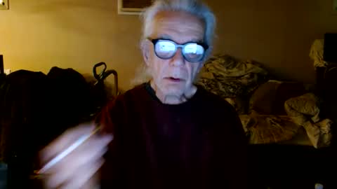 tom112292014 online show from April 26, 12:14 pm