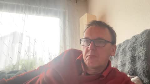 Tom online show from November 14, 1:24 pm