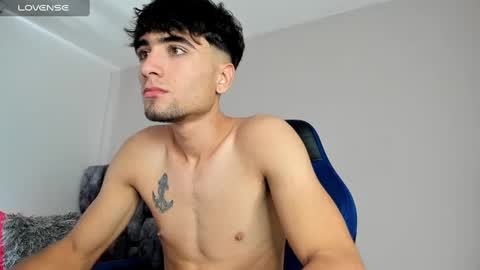 tom online show from January 21, 5:51 pm