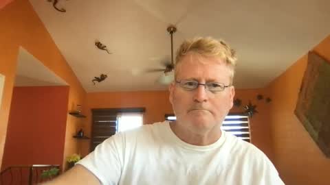 Hola online show from October 30, 6:52 pm