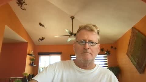 Hola online show from April 15, 7:58 pm