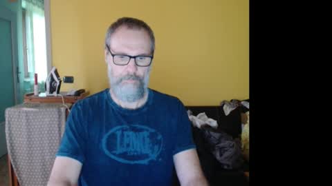 Snapshot of tomasmilian77 chatting on October 22, 7:33 am Tomas Milian online show from October 22, 7:33 am