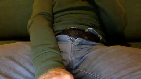 Snapshot of tombi125 chatting on December 9, 5:52 pm tombi125 online show from December 9, 5:52 pm