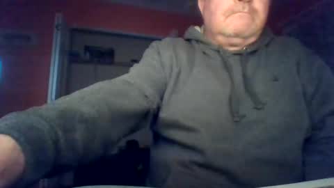 Snapshot of tomcat4848 chatting on February 23, 1:57 am tomcat4848 online show from February 23, 1:57 am