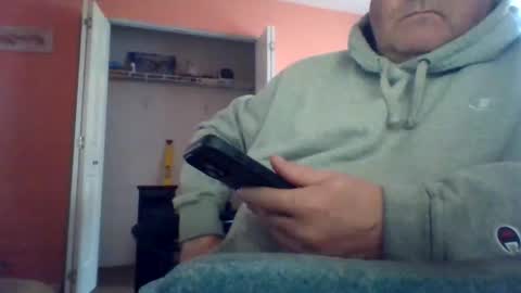 Snapshot of tomcat4848 chatting on October 20, 4:56 pm tomcat4848 online show from October 20, 4:56 pm