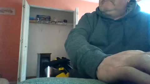 Snapshot of tomcat4848 chatting on September 28, 2:15 pm tomcat4848 online show from September 28, 2:15 pm
