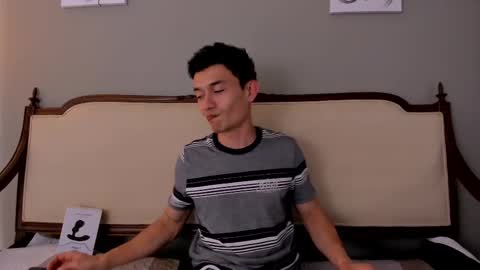 Tom  online show from December 9, 8:12 pm