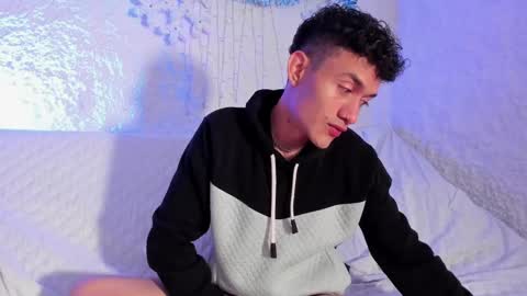 Tom  online show from December 24, 12:11 pm