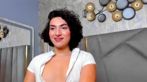 Snapshot of tomlondon_ chatting on February 18, 2:49 pm online show from February 18, 2:49 pm
