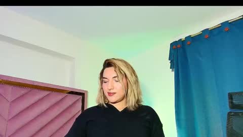 Snapshot of tomlondon_ chatting on October 2, 12:37 pm online show from October 2, 12:37 pm