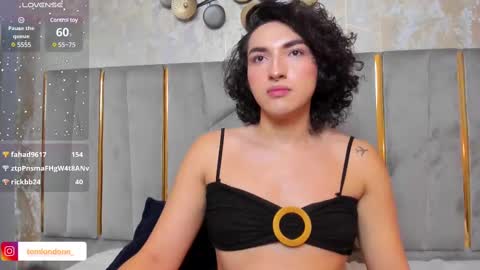 Snapshot of tomlondon_ chatting on February 20, 5:52 pm online show from February 20, 5:52 pm