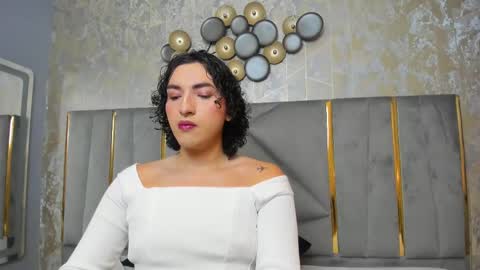 Snapshot of tomlondon_ chatting on February 23, 11:44 am online show from February 23, 11:44 am
