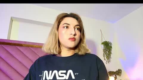 Snapshot of tomlondon_ chatting on September 24, 11:06 am online show from September 24, 11:06 am