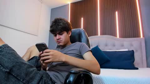 Tommy  online show from December 17, 3:35 am