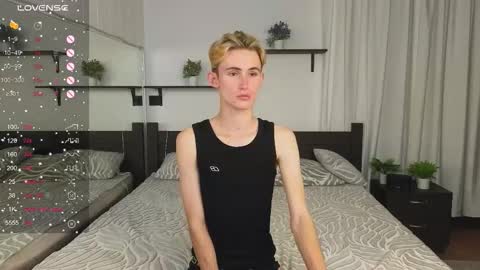 Snapshot of tommy18xxx chatting on September 8, 3:00 pm Tommy online show from September 8, 3:00 pm