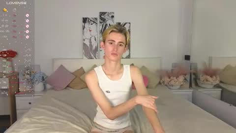 Snapshot of tommy18xxx chatting on October 5, 5:42 pm Tommy online show from October 5, 5:42 pm
