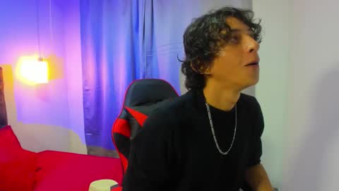 Snapshot of tommy_belline chatting on October 8, 7:42 pm TOMMY BELLINE online show from October 8, 7:42 pm