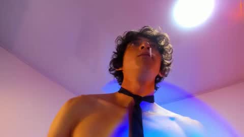Snapshot of tommy_belline chatting on October 12, 3:43 am TOMMY BELLINE online show from October 12, 3:43 am