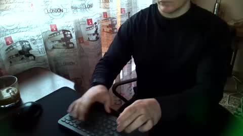 Tommi Li online show from January 4, 10:49 am