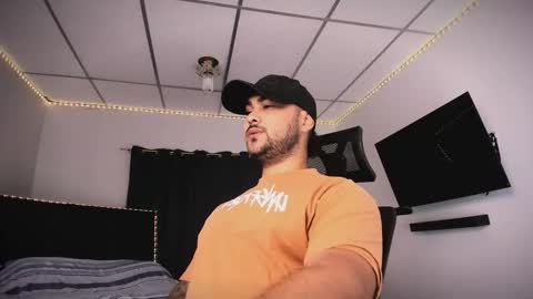 tommy_sccott online show from February 5, 11:19 pm