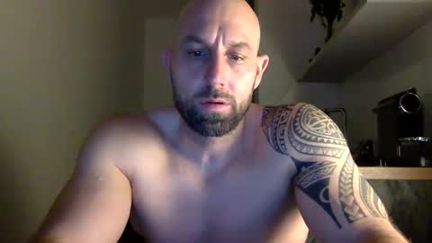 Thomas Fit online show from March 9, 12:10 am