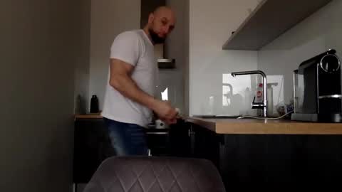 Thomas Fit online show from February 23, 1:21 pm