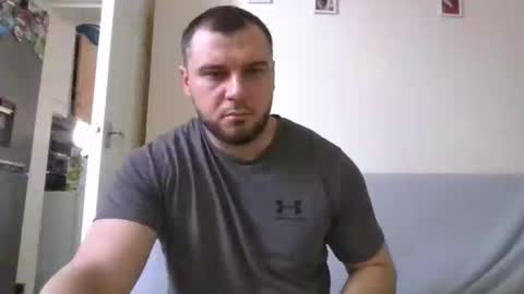 tommyy19901 online show from December 14, 11:18 am